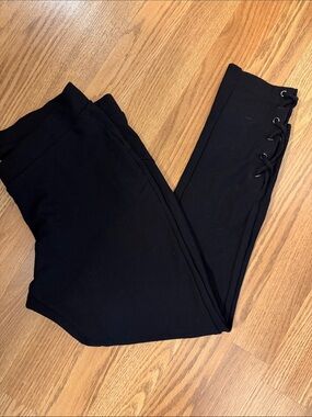 Hot Kiss Black Cropped Lace-Up Leggings